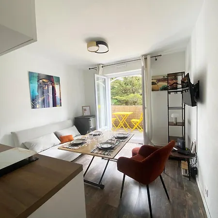 Cosy A 200m Du Front De Avec Balcon * لي سابلِ دولونْ