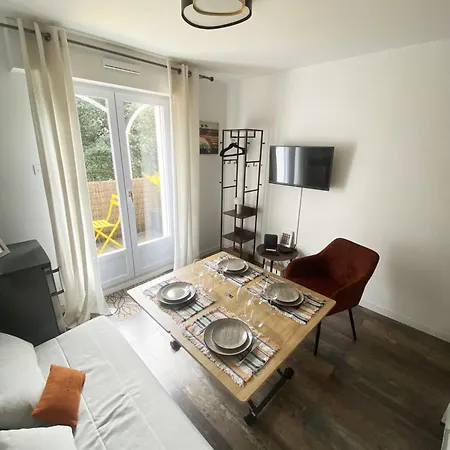 شقة Cosy A 200m Du Front De Avec Balcon لي سابلِ دولونْ